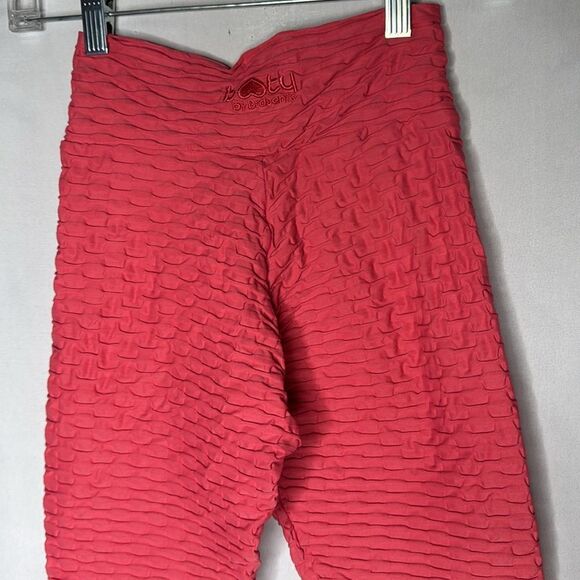 Booty by Brabants Coral Croco Textured Leggings. One Size. - Picture 7 of 8